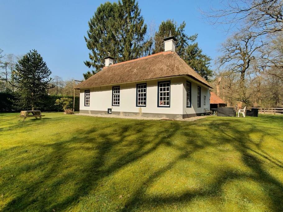 Jagershuis Sinds 1724 Op Landgoed Princenhof Villa