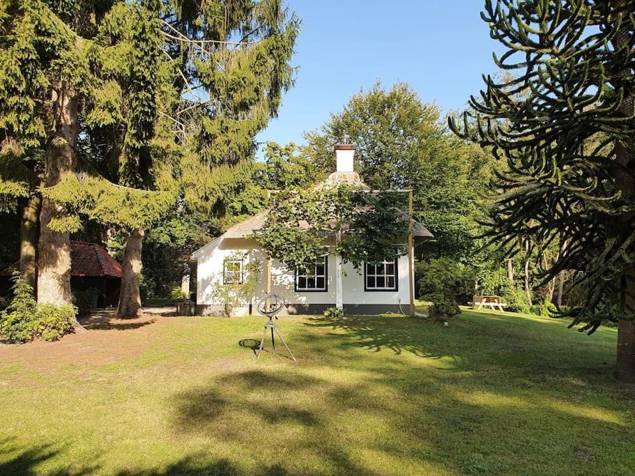 Jagershuis Sinds 1724 Op Landgoed Princenhof * Oranjewoud